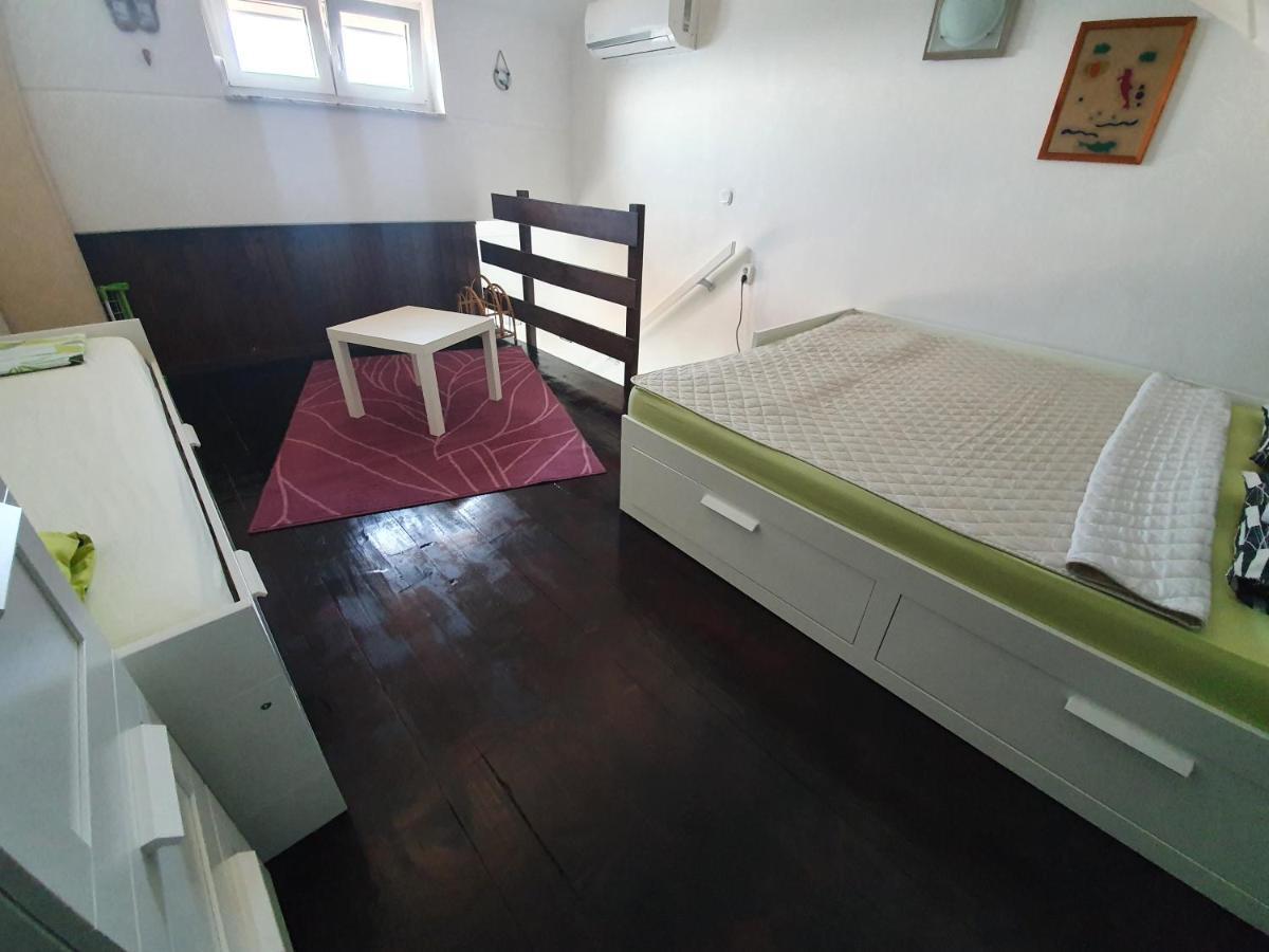 Modern Two Floors Apartment With A Beautiful View Martinšćica Esterno foto